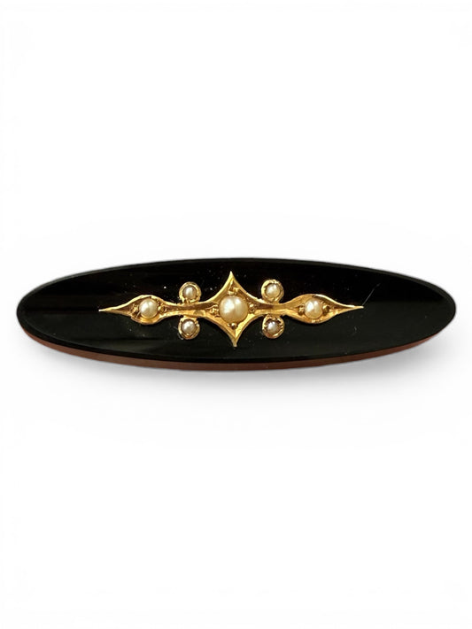 Mourning brooch