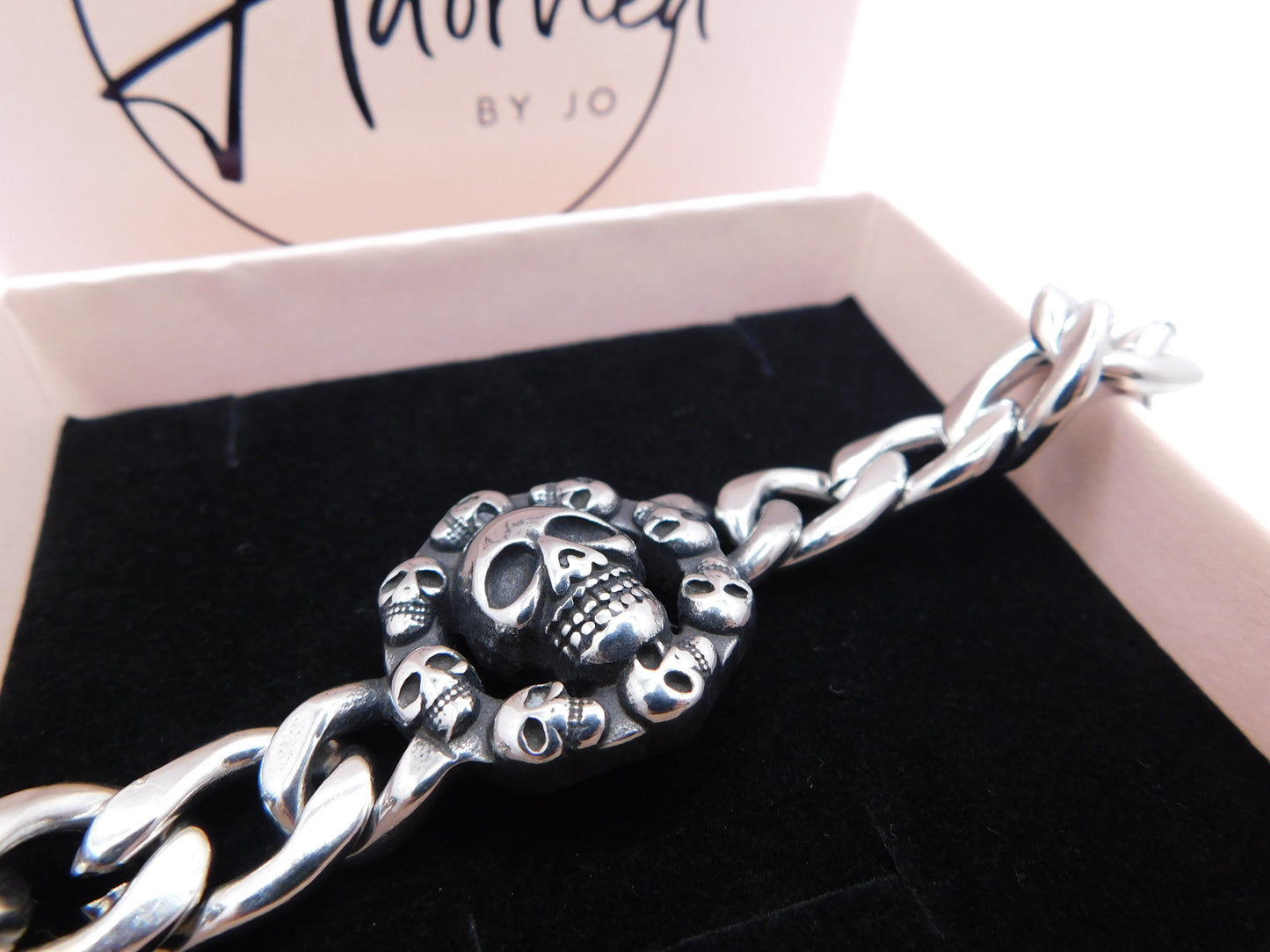 Skull medallion bracelet